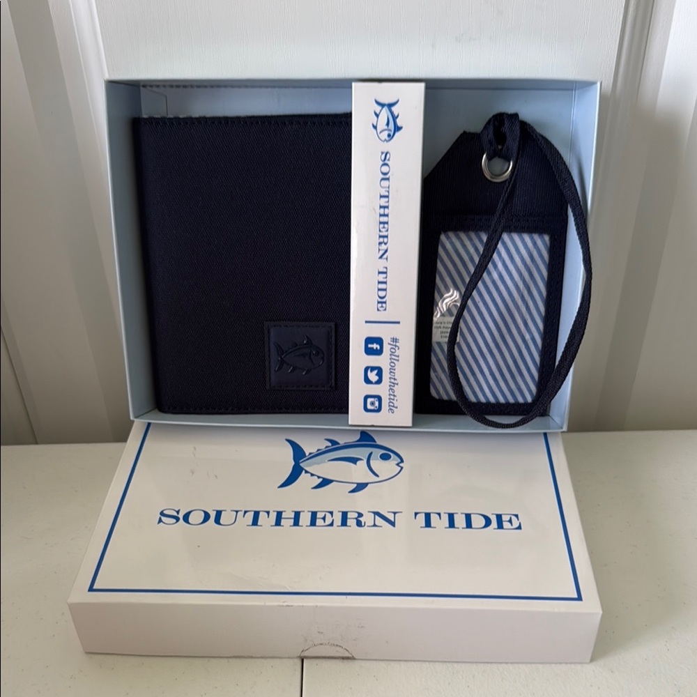 New in Box - Southern Tide Navy Blue Passport Holder and Luggage Tag
